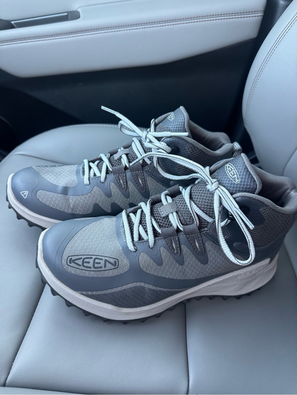 KEEN women’s Gray Trail Athletic Shoes